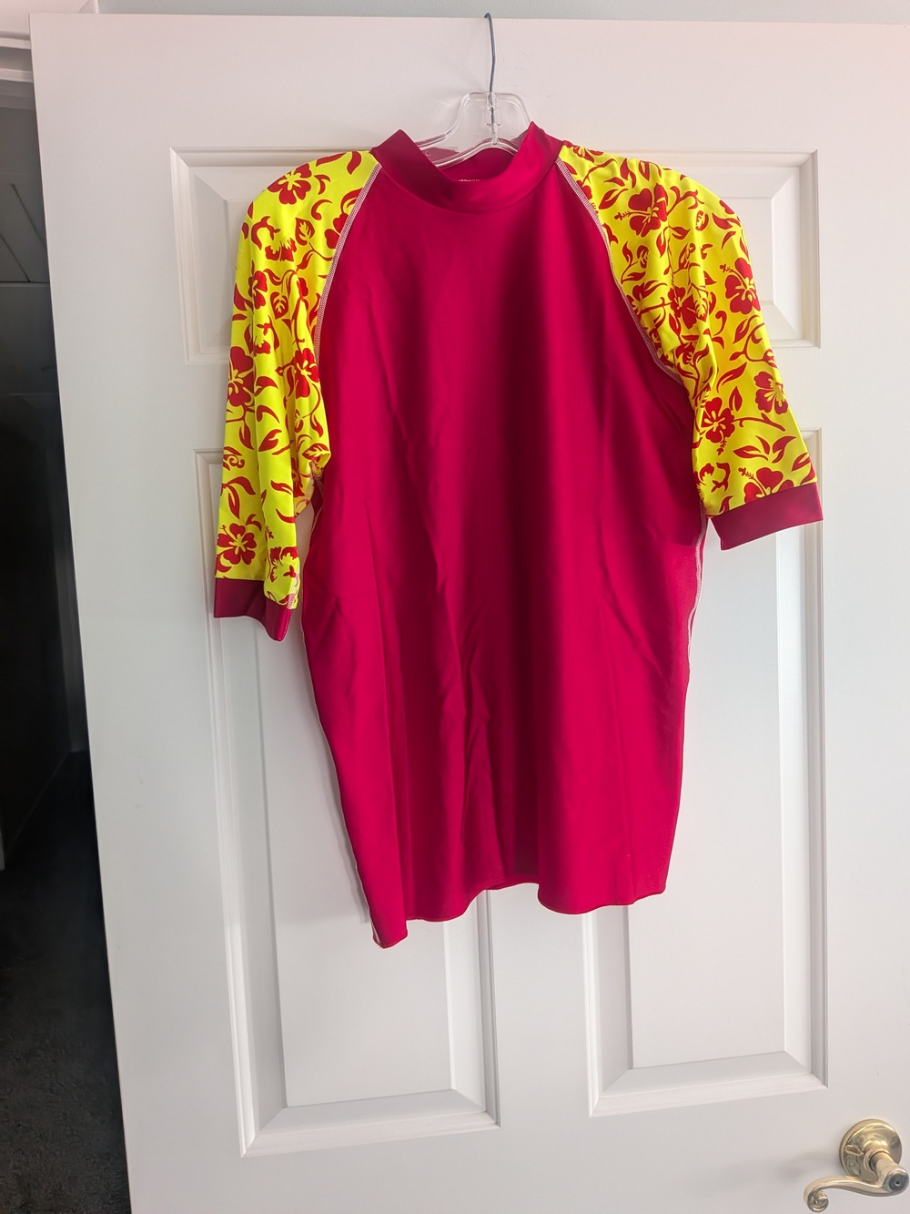 Radicool Australia Sun Screen Rashguard  - Womens Small - 3/4 sleeve  Red/Yellow